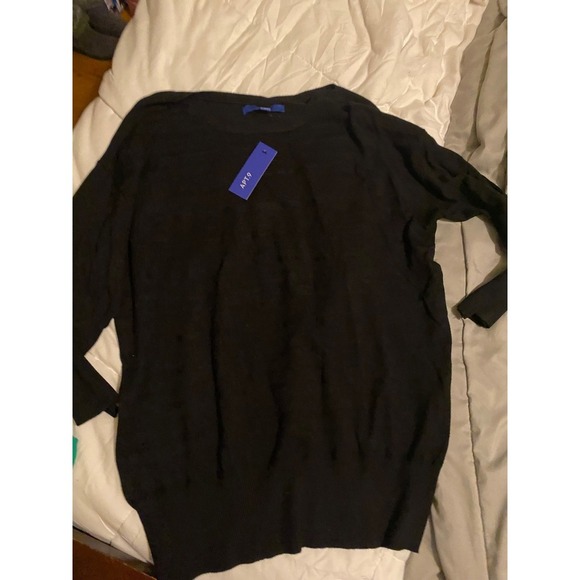 Sweater - Picture 1 of 2